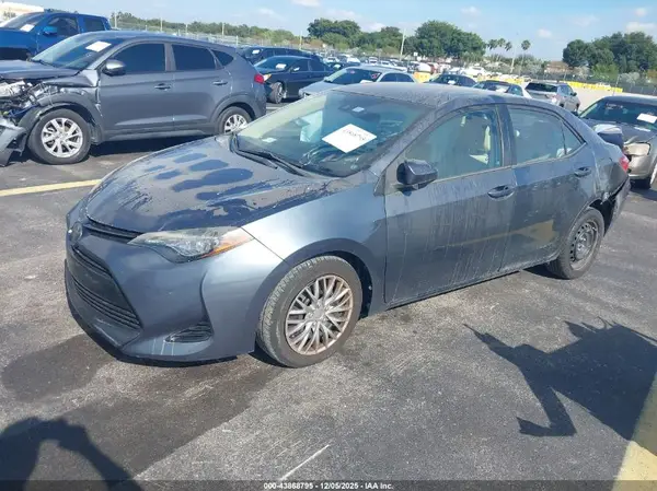 2T1BURHE7JC005382 2018 TOYOTA COROLLA - Image 2