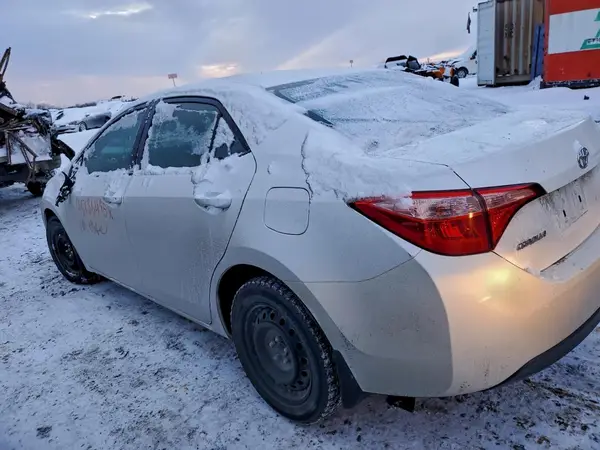 2T1BURHE7JC006774 2018 TOYOTA COROLLA - Image 2