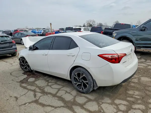 2T1BURHE7JC007245 2018 TOYOTA COROLLA - Image 2