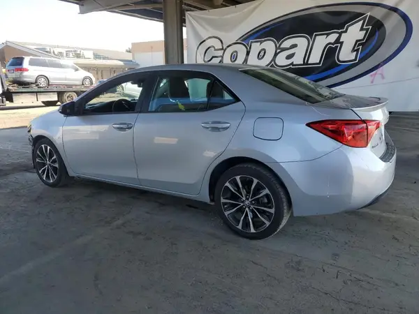 2T1BURHE7JC008654 2018 TOYOTA COROLLA - Image 2