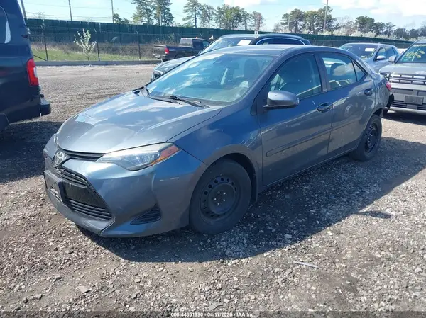 2T1BURHE7JC009996 2018 TOYOTA COROLLA - Image 2