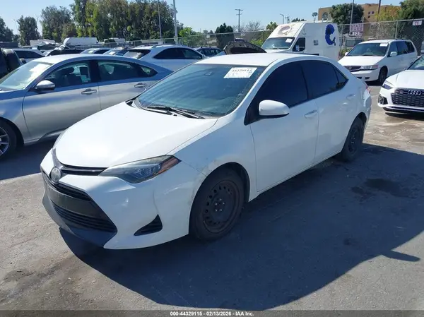 2T1BURHE7JC012865 2018 TOYOTA COROLLA - Image 2