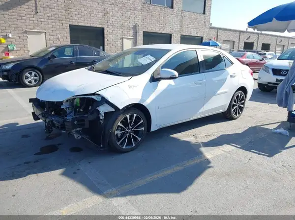 2T1BURHE7JC019038 2018 TOYOTA COROLLA - Image 2
