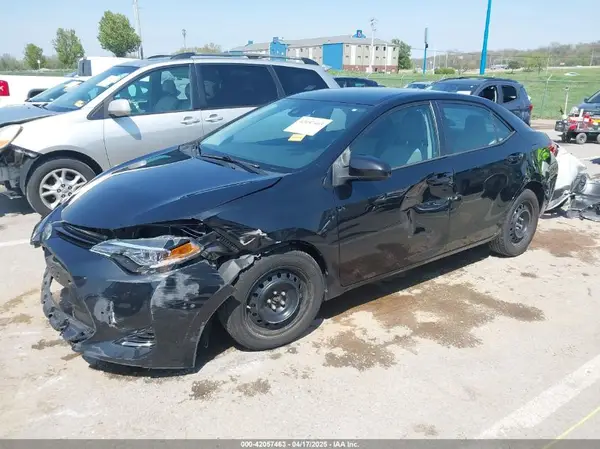 2T1BURHE7JC019668 2018 TOYOTA COROLLA - Image 2