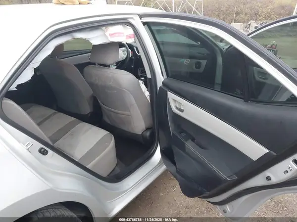 2T1BURHE7JC020724 2018 TOYOTA COROLLA - Image 8