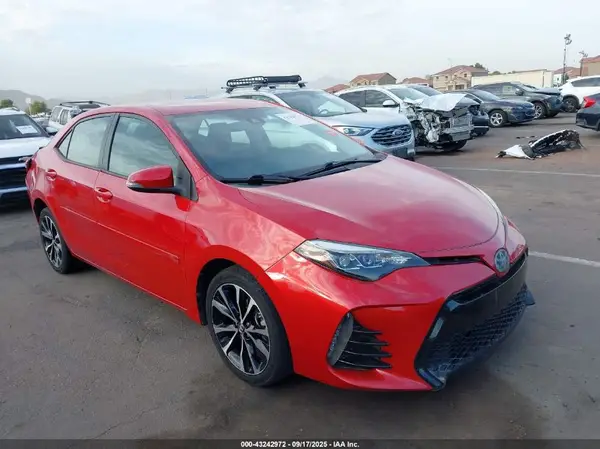 2T1BURHE7JC021744 2018 TOYOTA COROLLA - Image 1