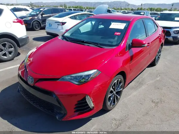 2T1BURHE7JC021744 2018 TOYOTA COROLLA - Image 2