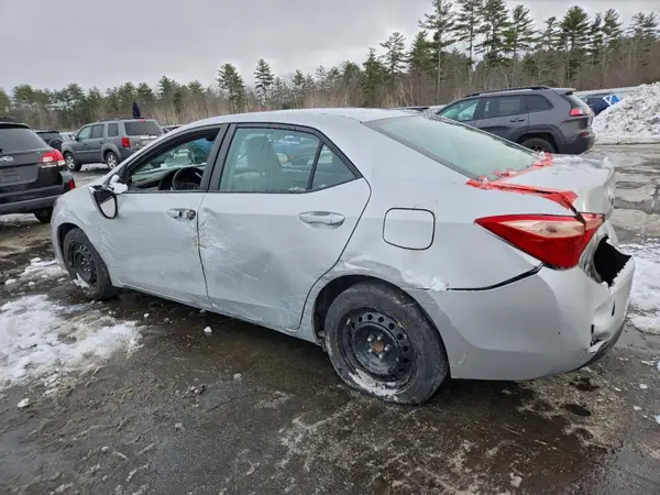 2T1BURHE7JC022277 2018 TOYOTA COROLLA - Image 2