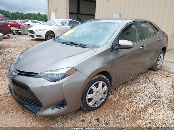 2T1BURHE7JC027284 2018 TOYOTA COROLLA - Image 2
