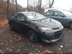2T1BURHE7JC028290 2018 TOYOTA COROLLA