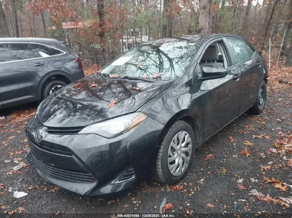 2T1BURHE7JC028290 2018 TOYOTA COROLLA - Image 2
