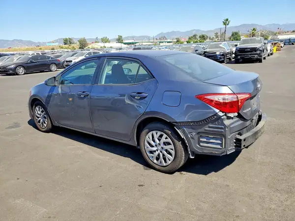 2T1BURHE7JC028550 2018 TOYOTA COROLLA - Image 2