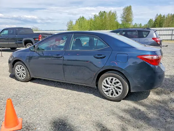 2T1BURHE7JC031819 2018 TOYOTA COROLLA - Image 2