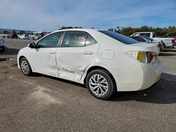 2T1BURHE7JC032016 2018 TOYOTA COROLLA - Image 2