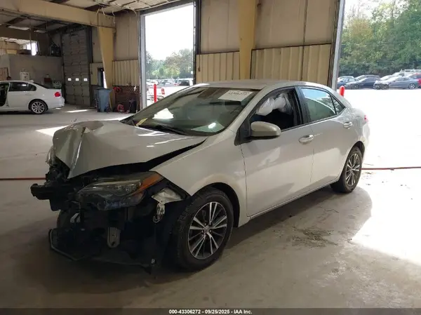 2T1BURHE7JC032520 2018 TOYOTA COROLLA - Image 2