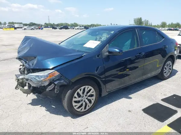 2T1BURHE7JC035126 2018 TOYOTA COROLLA - Image 2