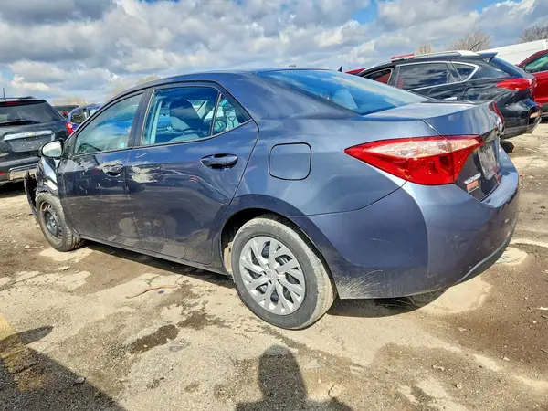 2T1BURHE7JC041461 2018 TOYOTA COROLLA - Image 2