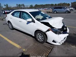 2T1BURHE7JC042075 2018 TOYOTA COROLLA