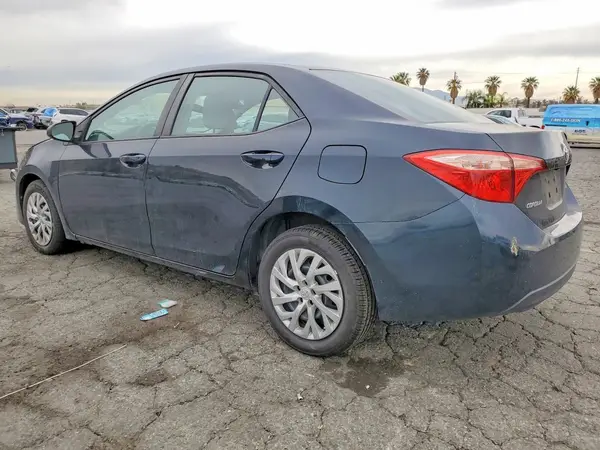 2T1BURHE7JC044036 2018 TOYOTA COROLLA - Image 2