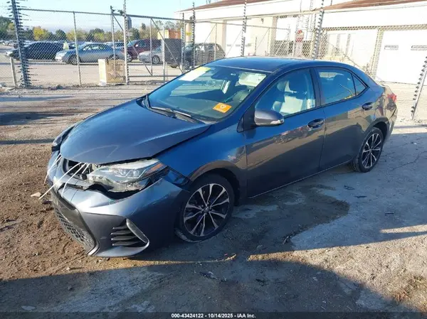 2T1BURHE7JC046112 2018 TOYOTA COROLLA - Image 2