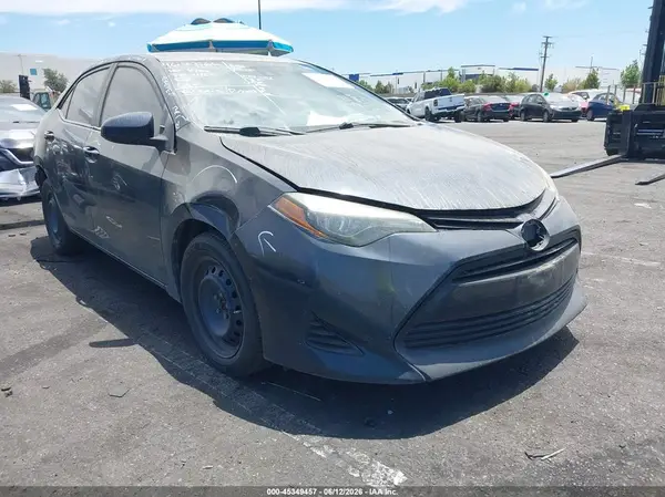 2T1BURHE7JC053240 2018 TOYOTA COROLLA - Image 1