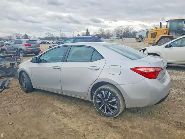 2T1BURHE7JC054159 2018 TOYOTA COROLLA - Image 2
