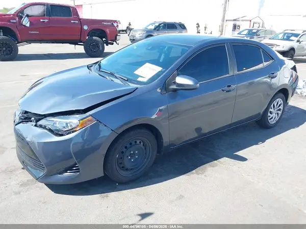 2T1BURHE7JC055635 2018 TOYOTA COROLLA - Image 2