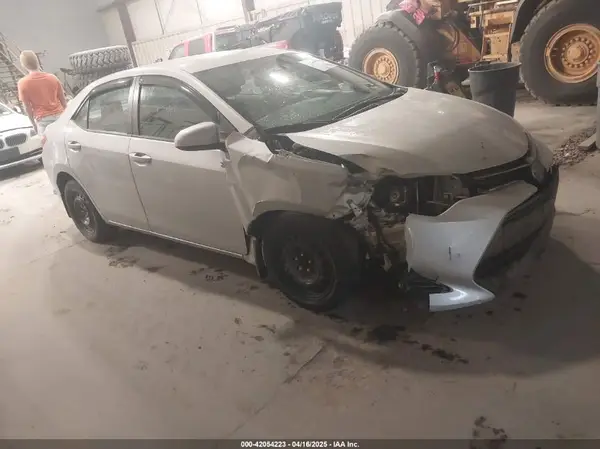 2T1BURHE7JC059989 2018 TOYOTA COROLLA - Image 1