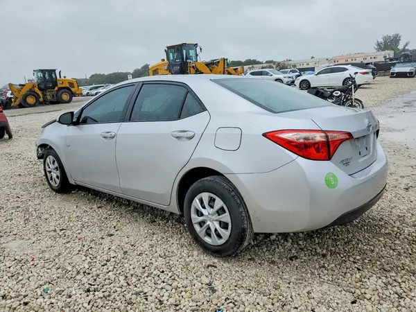 2T1BURHE7JC064318 2018 TOYOTA COROLLA - Image 2
