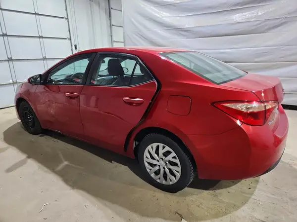 2T1BURHE7JC064464 2018 TOYOTA COROLLA - Image 2