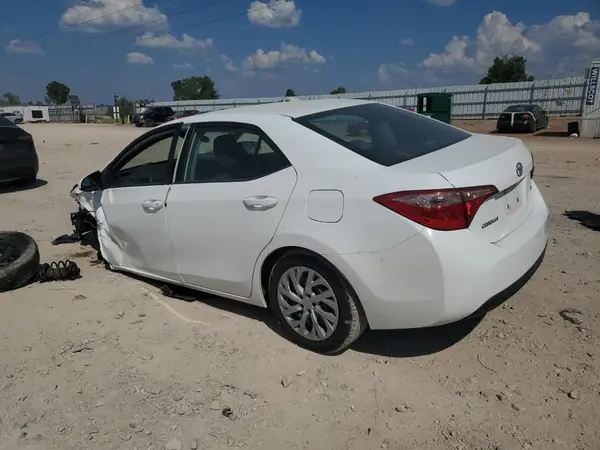 2T1BURHE7JC068353 2018 TOYOTA COROLLA - Image 2