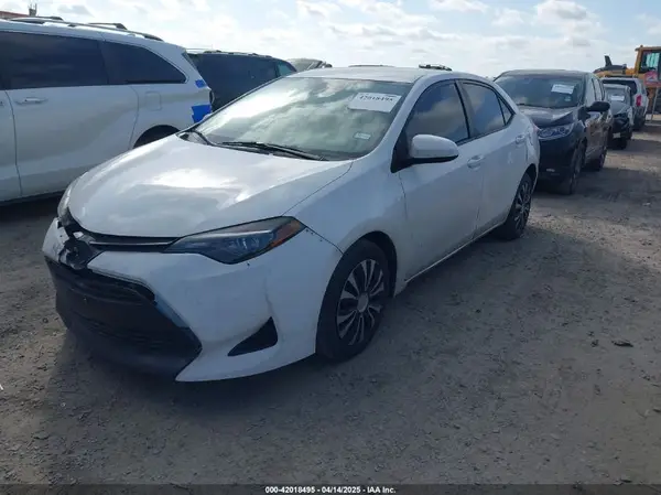 2T1BURHE7JC069356 2018 TOYOTA COROLLA - Image 2