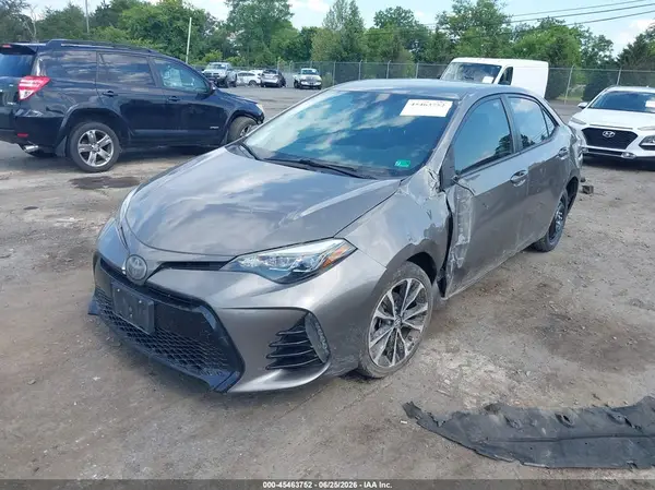 2T1BURHE7JC070328 2018 TOYOTA COROLLA - Image 2