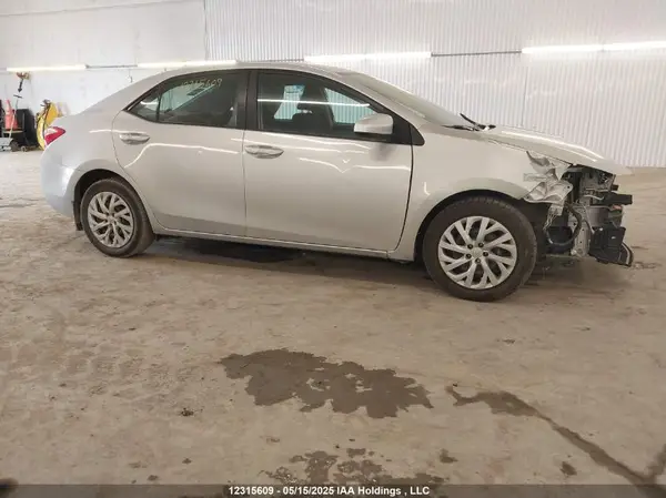 2T1BURHE7JC073598 2018 TOYOTA COROLLA - Image 1