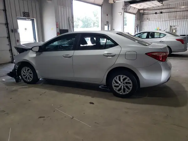 2T1BURHE7JC074928 2018 TOYOTA COROLLA - Image 2