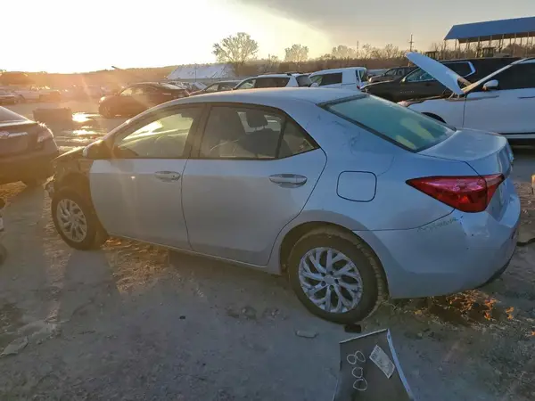 2T1BURHE7JC077182 2018 TOYOTA COROLLA - Image 2