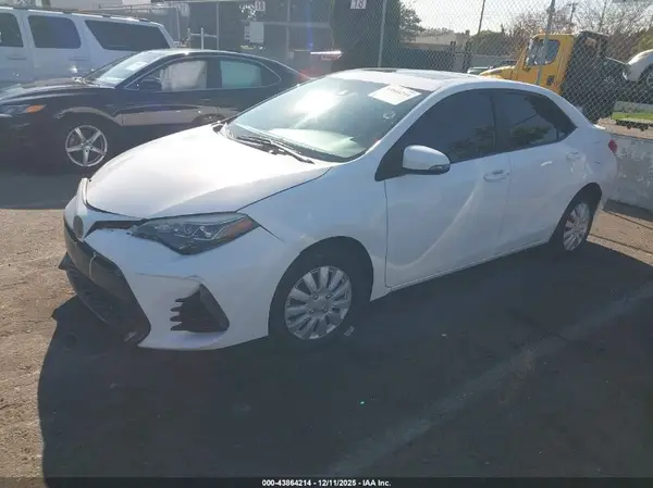 2T1BURHE7JC077294 2018 TOYOTA COROLLA - Image 2