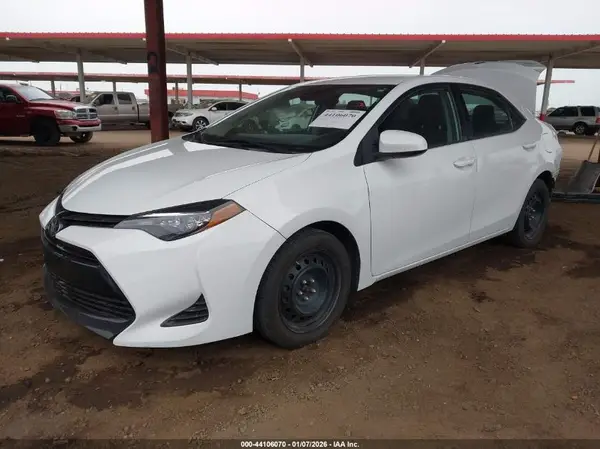 2T1BURHE7JC080714 2018 TOYOTA COROLLA - Image 2