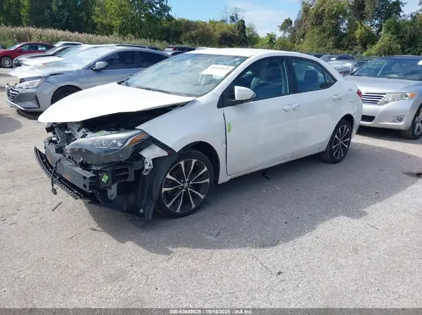 2T1BURHE7JC083256 2018 TOYOTA COROLLA - Image 2