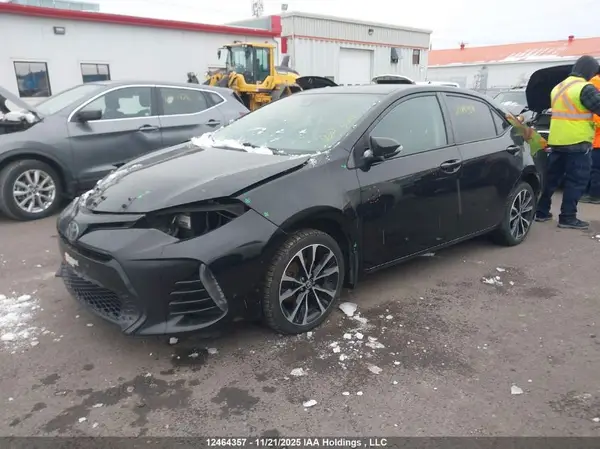 2T1BURHE7JC083984 2018 TOYOTA COROLLA - Image 2