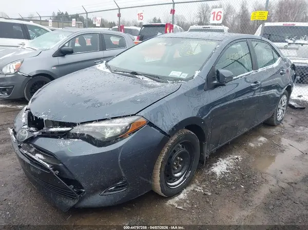 2T1BURHE7JC085069 2018 TOYOTA COROLLA - Image 2