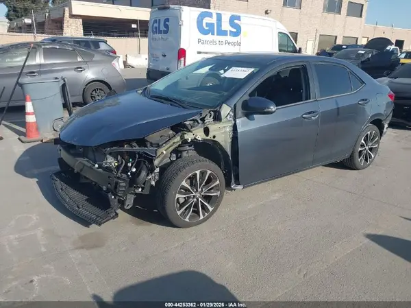 2T1BURHE7JC091146 2018 TOYOTA COROLLA - Image 2