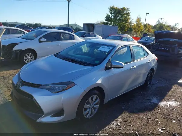 2T1BURHE7JC092331 2018 TOYOTA COROLLA - Image 2