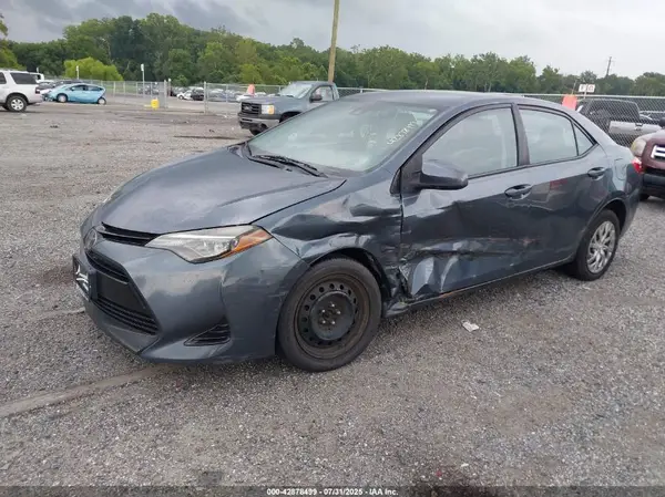 2T1BURHE7JC097495 2018 TOYOTA COROLLA - Image 2
