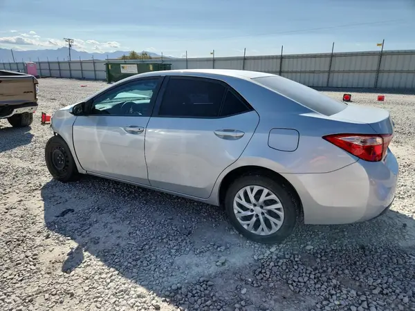 2T1BURHE7JC098713 2018 TOYOTA COROLLA - Image 2