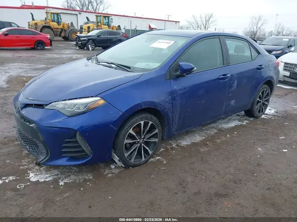 2T1BURHE7JC101447 2018 TOYOTA COROLLA - Image 2