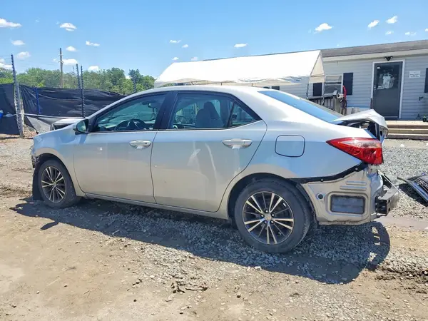 2T1BURHE7JC102601 2018 TOYOTA COROLLA - Image 2