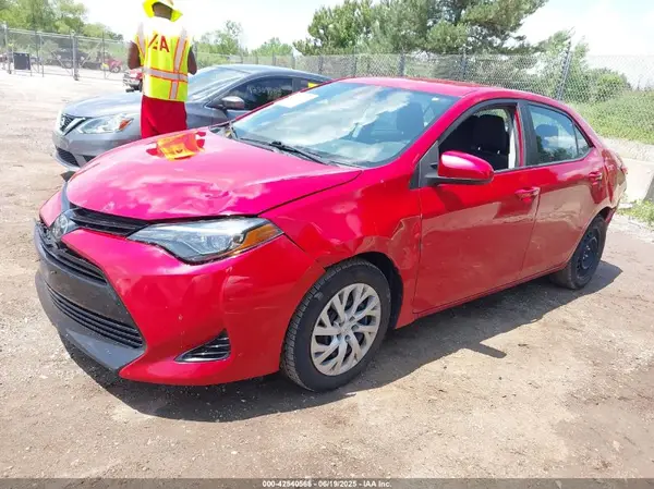 2T1BURHE7JC105479 2018 TOYOTA COROLLA - Image 2