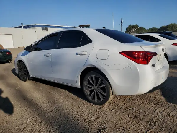 2T1BURHE7JC106437 2018 TOYOTA COROLLA - Image 2