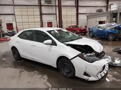 2T1BURHE7JC109709 2018 TOYOTA COROLLA